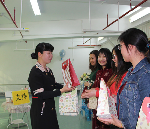 家園合力，共創(chuàng)佳績-----花園幼兒園家委會活動報道