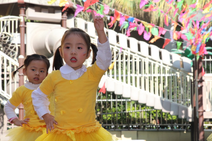 炫彩多世界，走向新時(shí)代”慶集團(tuán)20周年級組決賽暨頒獎(jiǎng)典禮