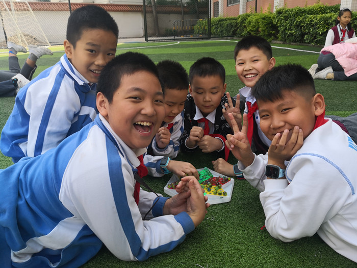 奇妙、快樂、創(chuàng)新——小學部“玩轉數(shù)學”活動周拓展學生思維創(chuàng)造力