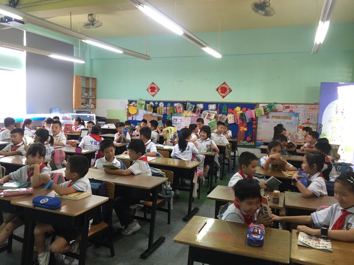 “多學(xué)多看多動(dòng)手，科學(xué)世界任我游”——記小學(xué)部科技節(jié)系列活動(dòng)