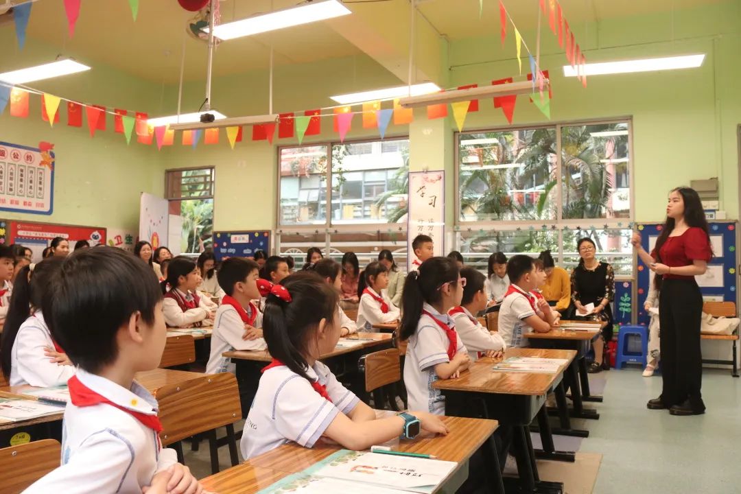 以漢字之涵養(yǎng)，育學子之美德——記民治中學教育集團民順小學與龍華中英文實驗學?！皾h字德育”交流活動